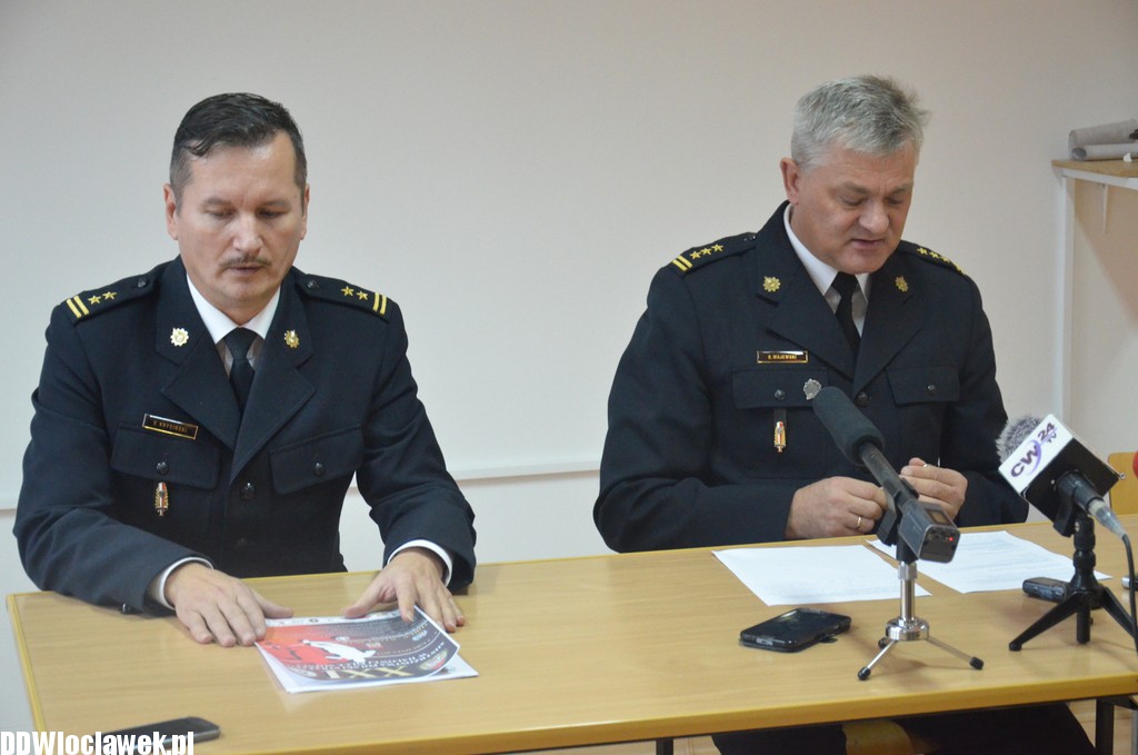 Konferencja prasowa straży pożarnej