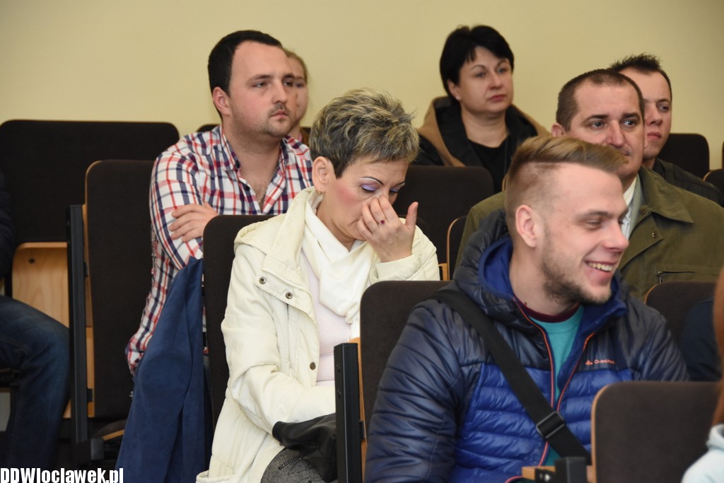 Wręczenie dyplomów studentom