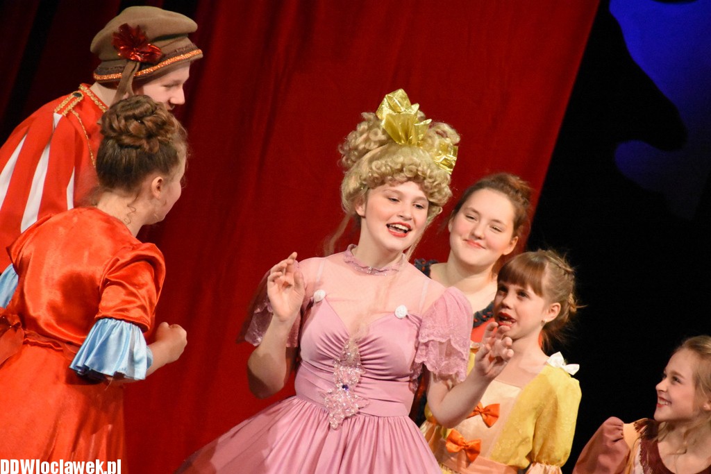 12 miesięcy w Teatrze Impresaryjnym