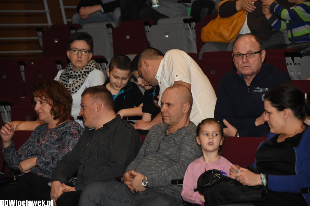 Maurycy i kolędnicy w Browarze B