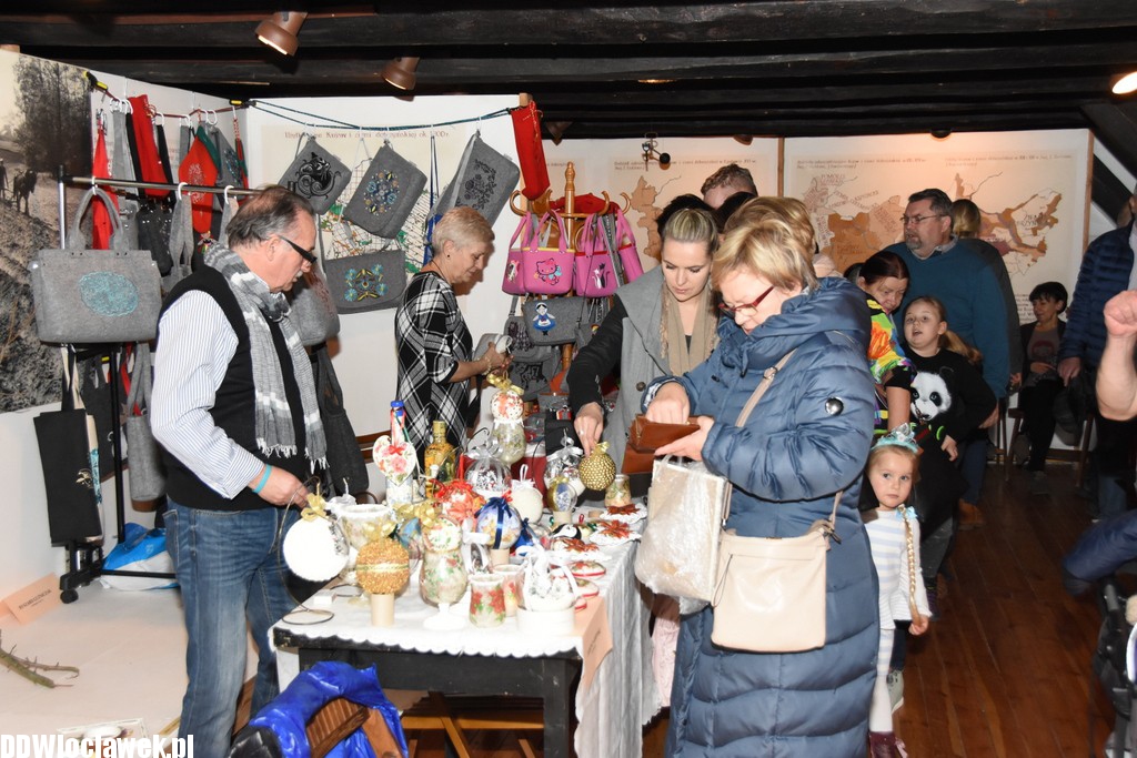 Kiermasz bożonarodzeniowy w muzeum