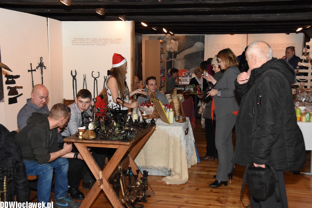 Kiermasz bożonarodzeniowy w muzeum