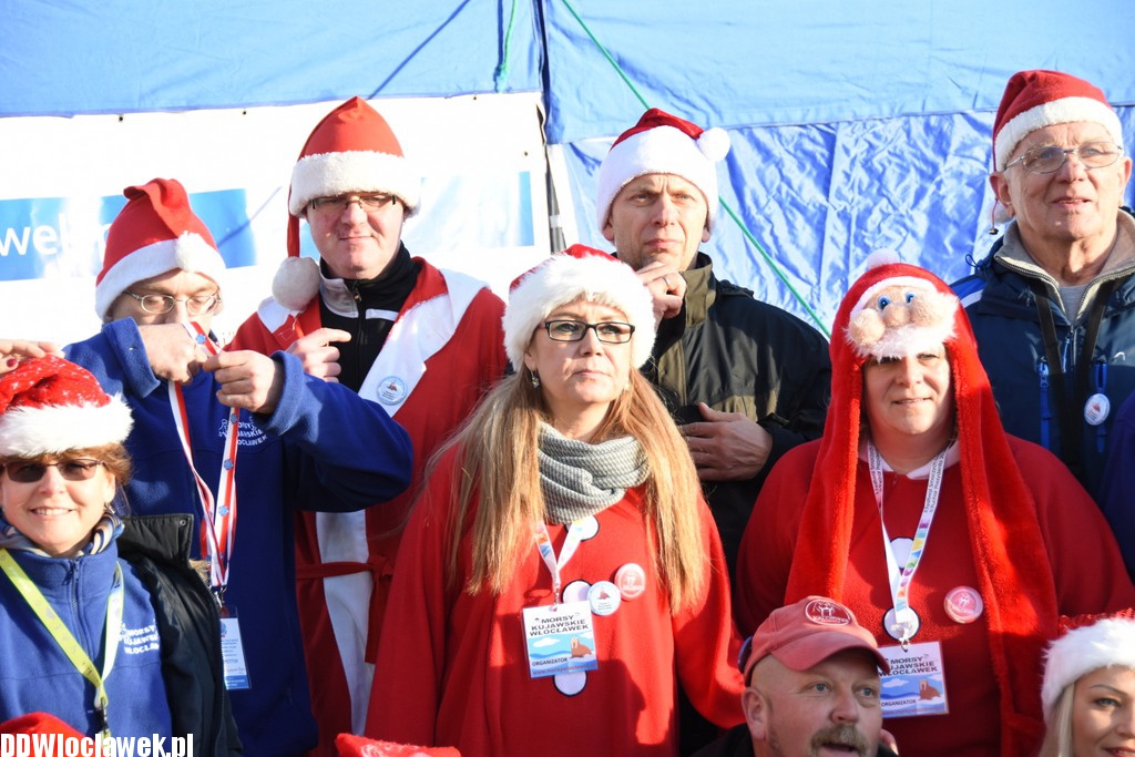 Morsy przepłynęły Wisłę