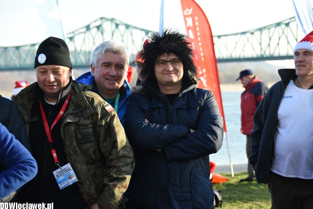 Morsy przepłynęły Wisłę