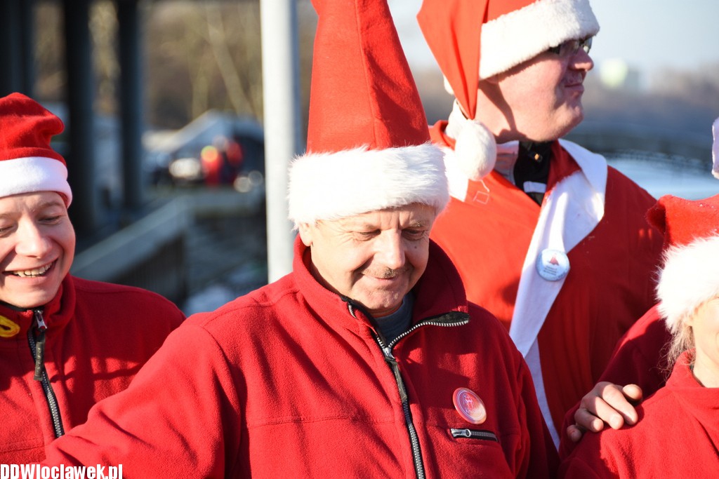 Morsy przepłynęły Wisłę