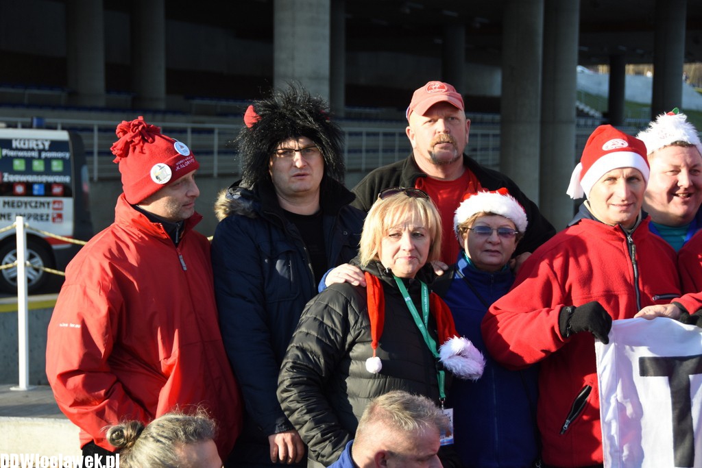 Morsy przepłynęły Wisłę