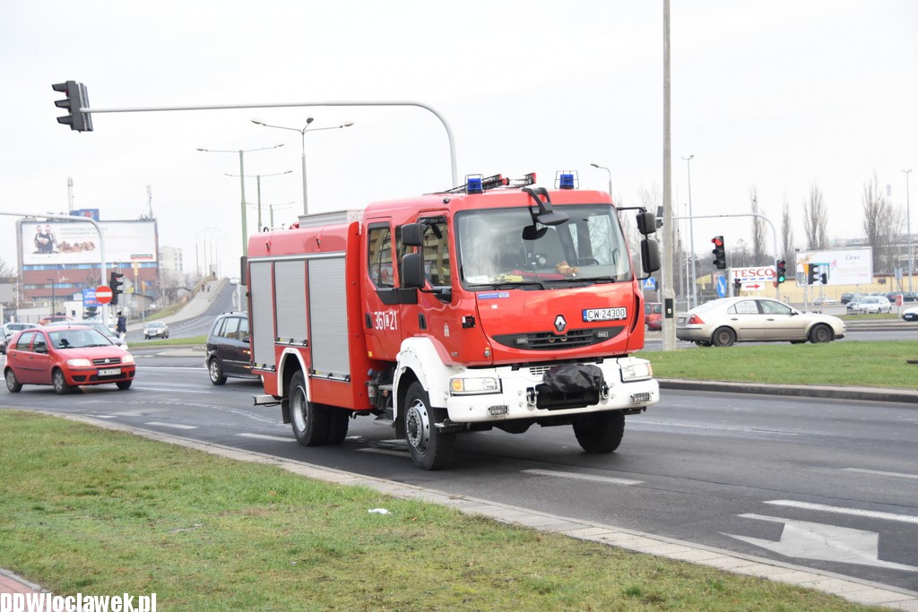 Dachowanie auta na Kruszyńskiej