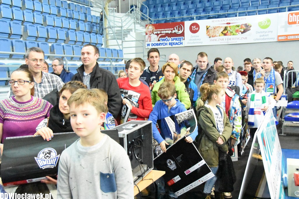 Koszykarze podpisywali kalendarze