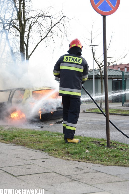 Auto spłonęło na ul. Smolnej