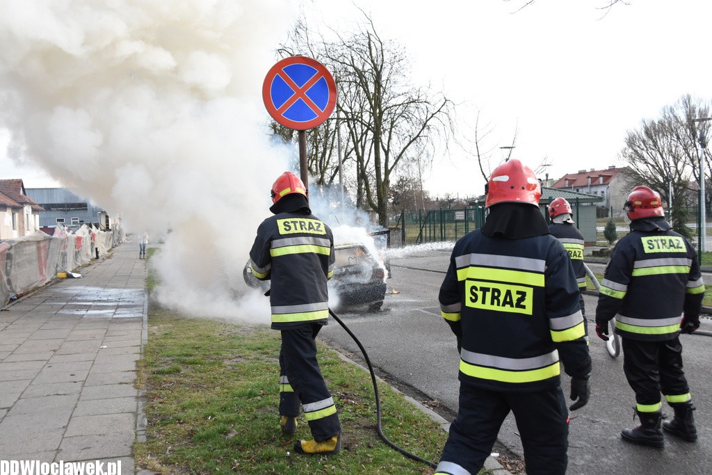 Auto spłonęło na ul. Smolnej