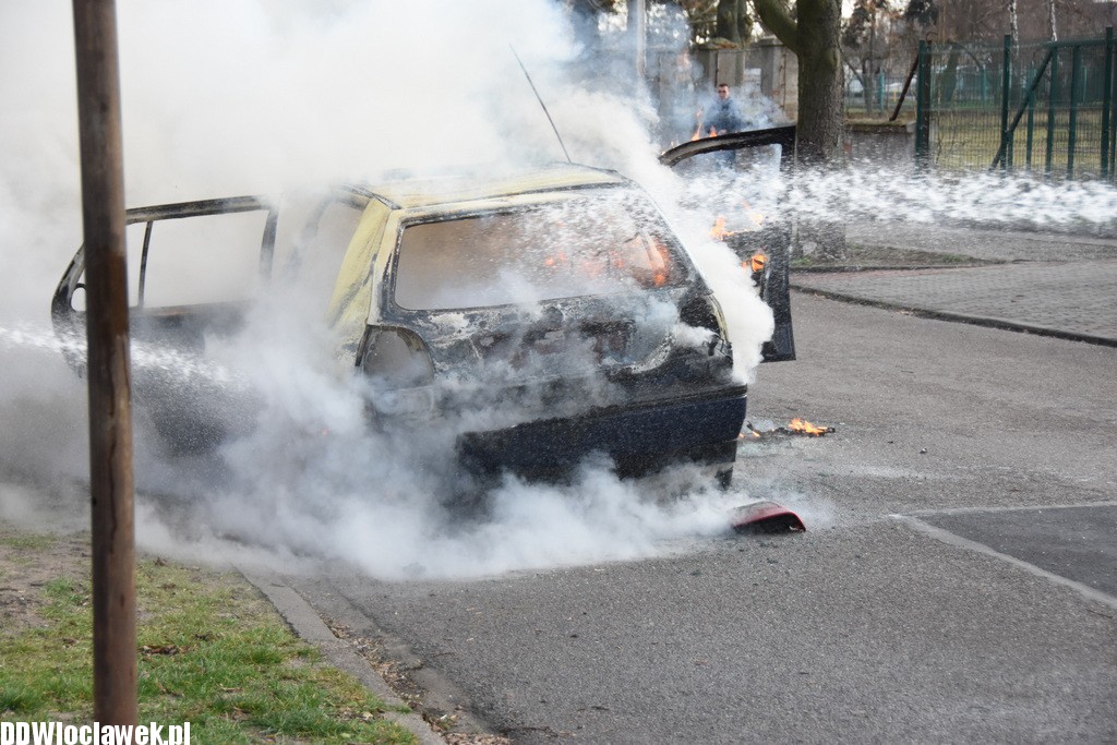 Auto spłonęło na ul. Smolnej