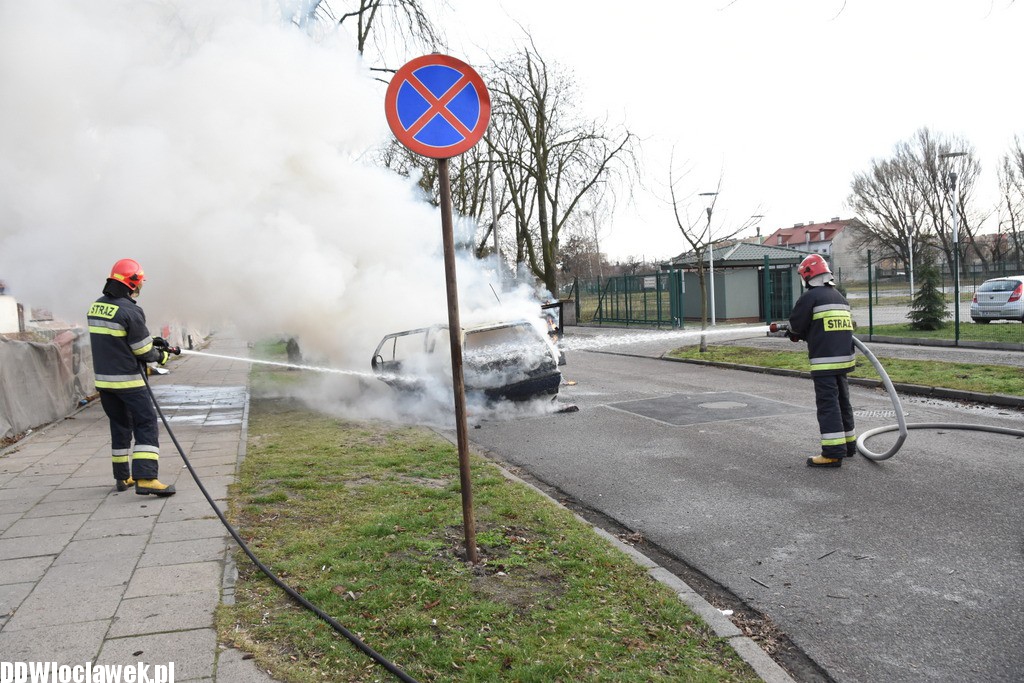 Auto spłonęło na ul. Smolnej