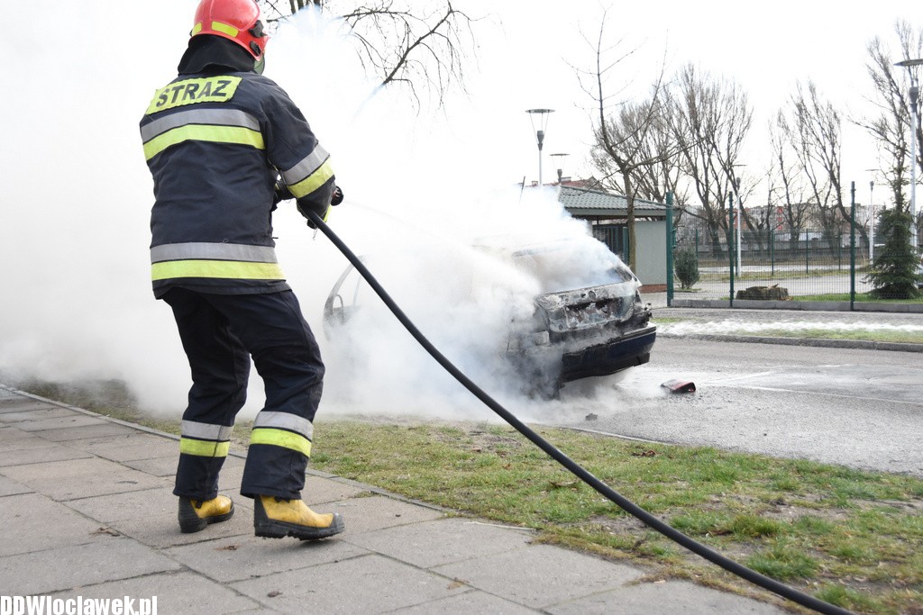 Auto spłonęło na ul. Smolnej