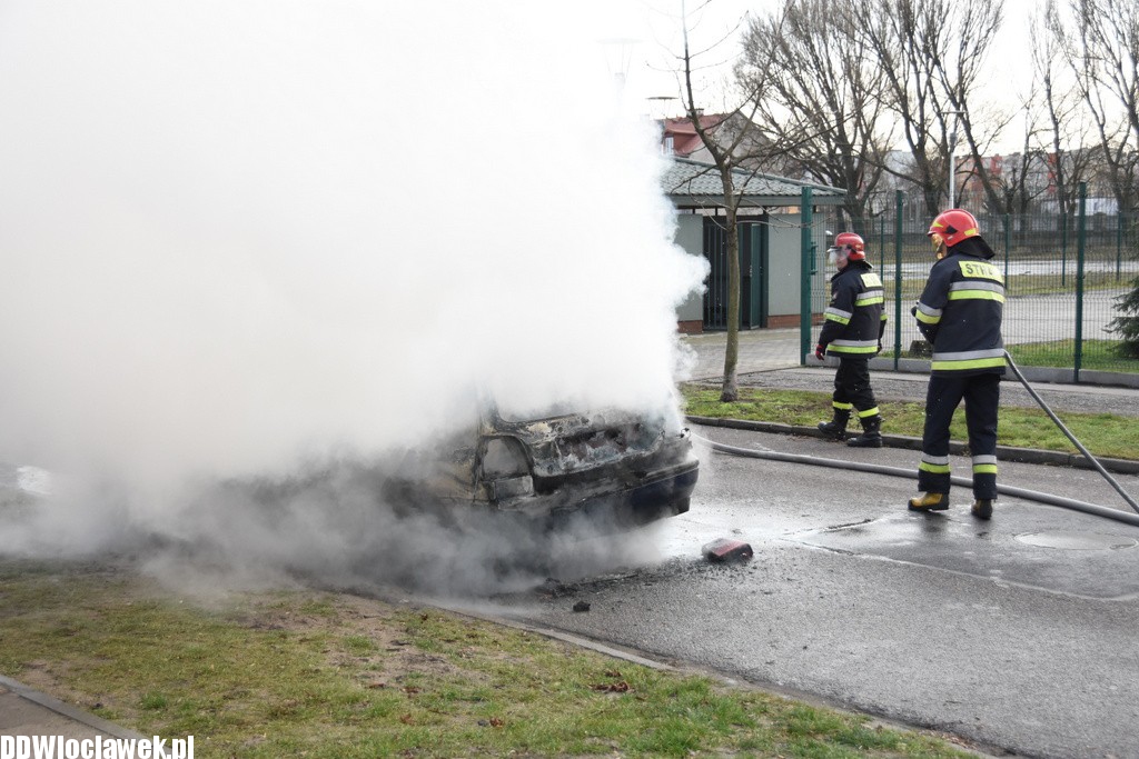 Auto spłonęło na ul. Smolnej