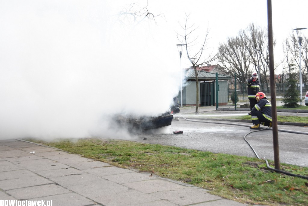 Auto spłonęło na ul. Smolnej
