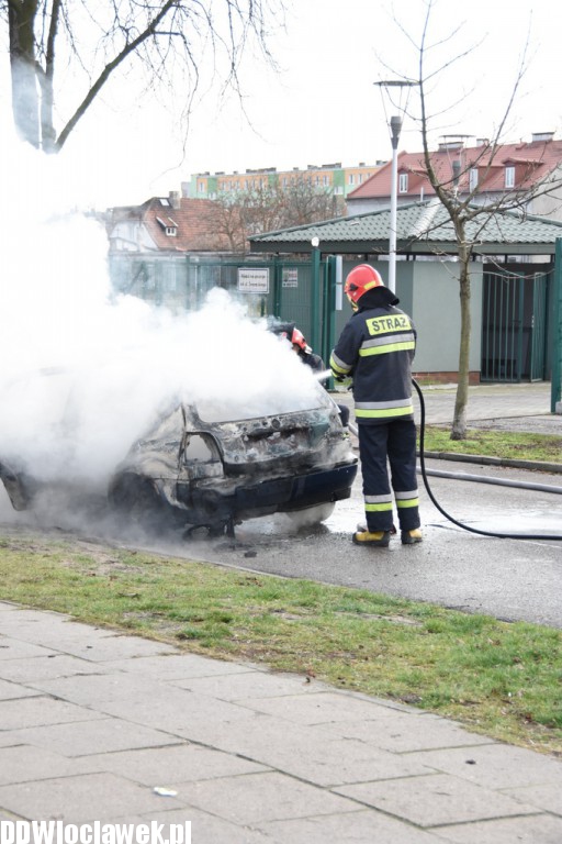 Auto spłonęło na ul. Smolnej