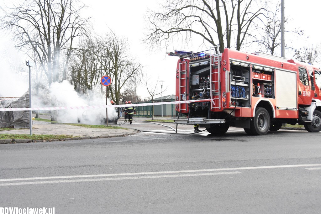 Auto spłonęło na ul. Smolnej