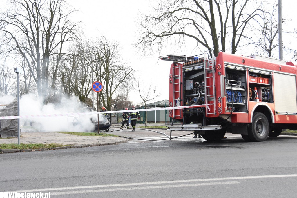 Auto spłonęło na ul. Smolnej