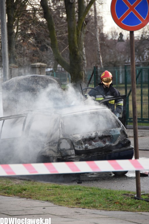 Auto spłonęło na ul. Smolnej