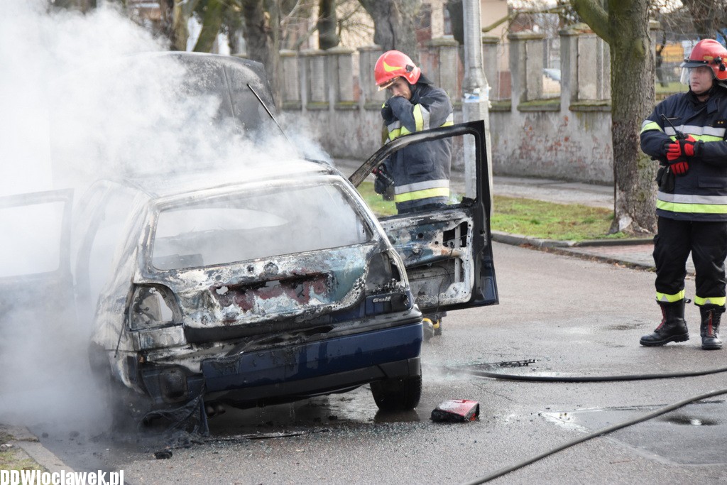 Auto spłonęło na ul. Smolnej