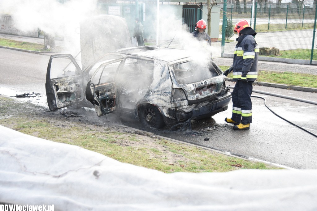 Auto spłonęło na ul. Smolnej