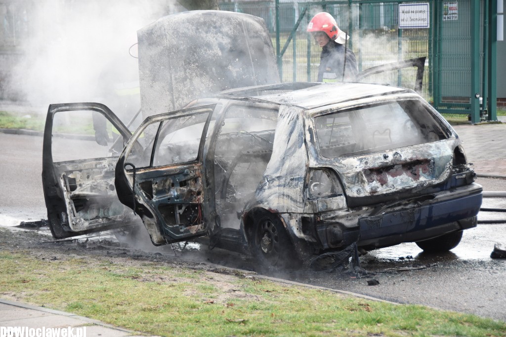Auto spłonęło na ul. Smolnej