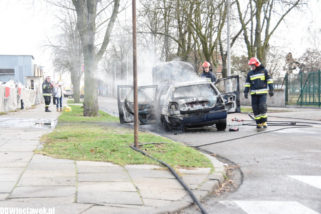 Auto spłonęło na ul. Smolnej