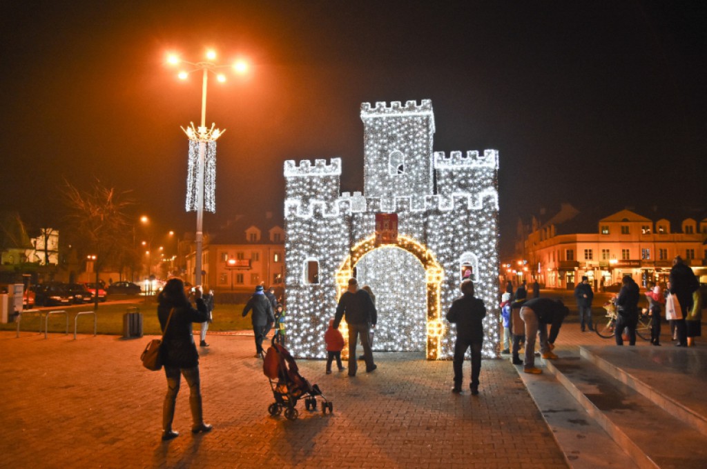 Świecący zamek na placu Wolności
