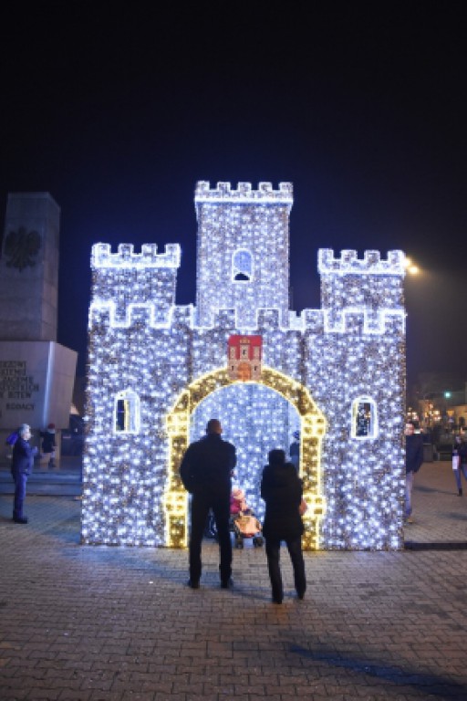 Świecący zamek na placu Wolności