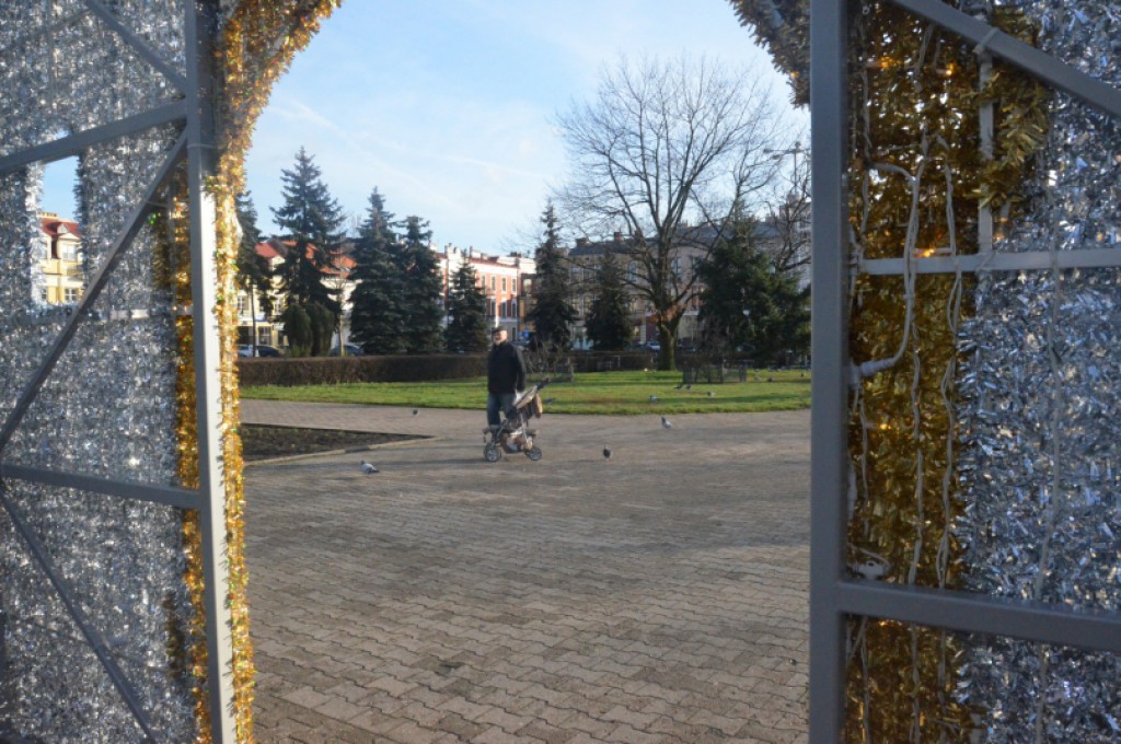Świecący zamek na placu Wolności