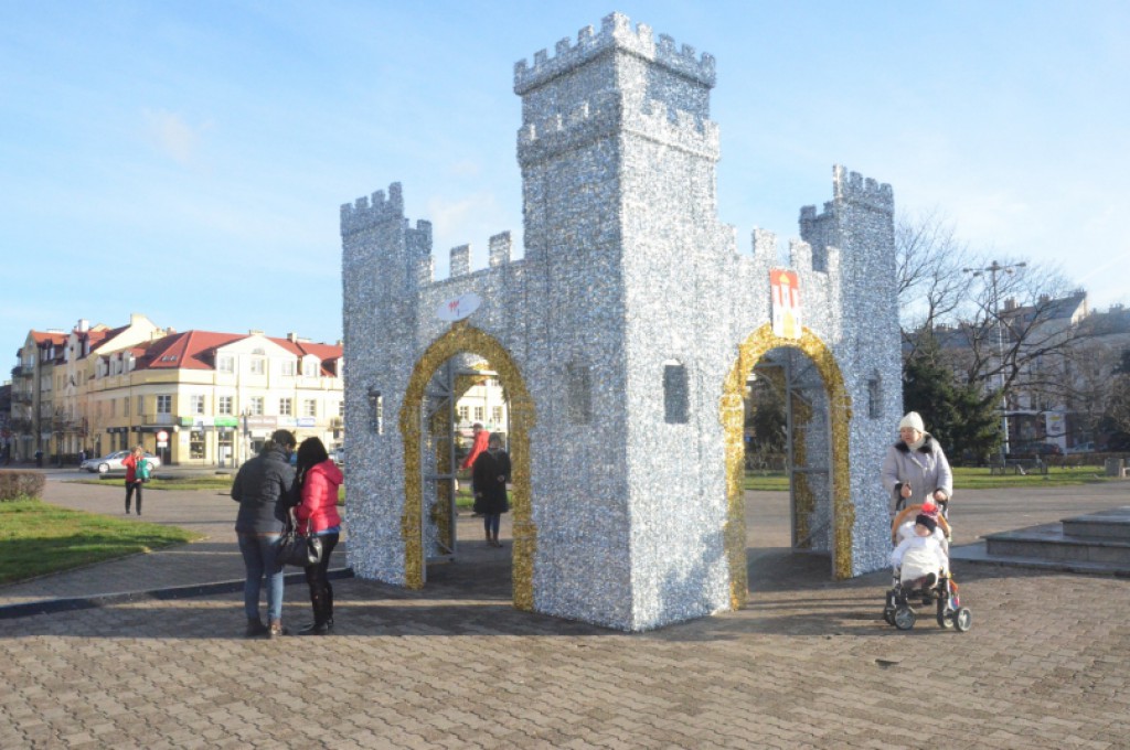 Świecący zamek na placu Wolności