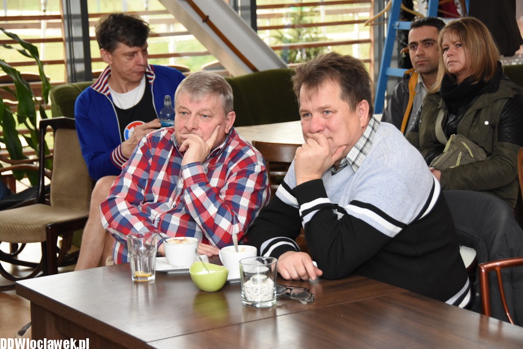 Maraton wioślarski w kawiarni Rejs