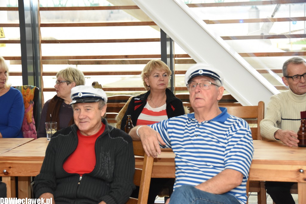 Maraton wioślarski w kawiarni Rejs