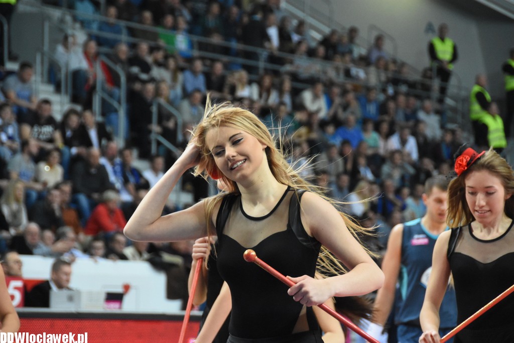 Cheerleaderki na meczu z Toruniem