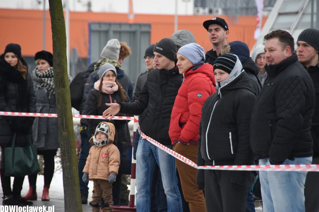 Motoorkiestra przy Hali Mistrzów