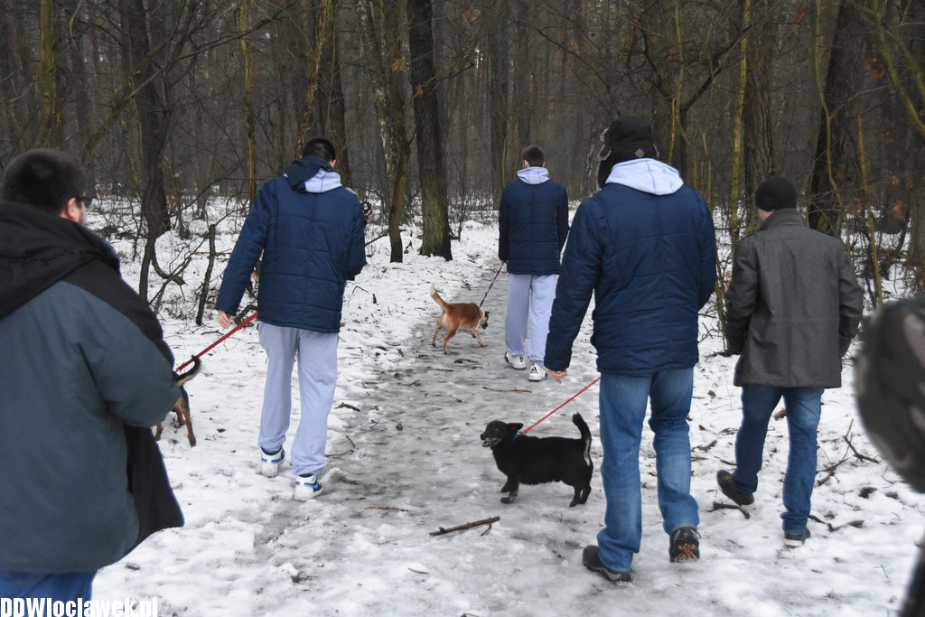 Koszykarze Anwilu w schronisku