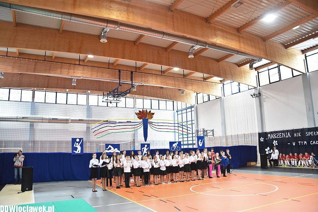 Hala sportowa ZS10 otwarta