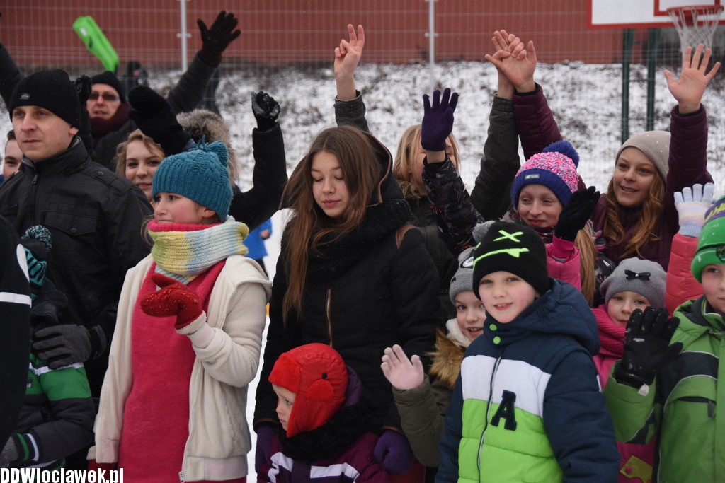 Ferie zimowe na małym lodowisku