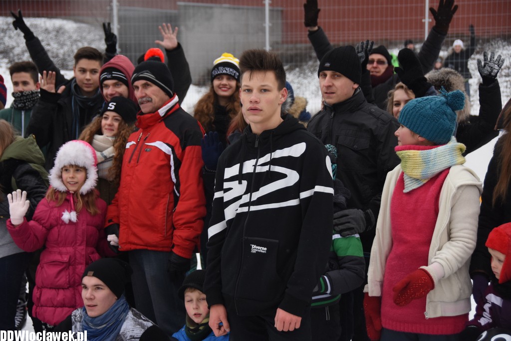Ferie zimowe na małym lodowisku