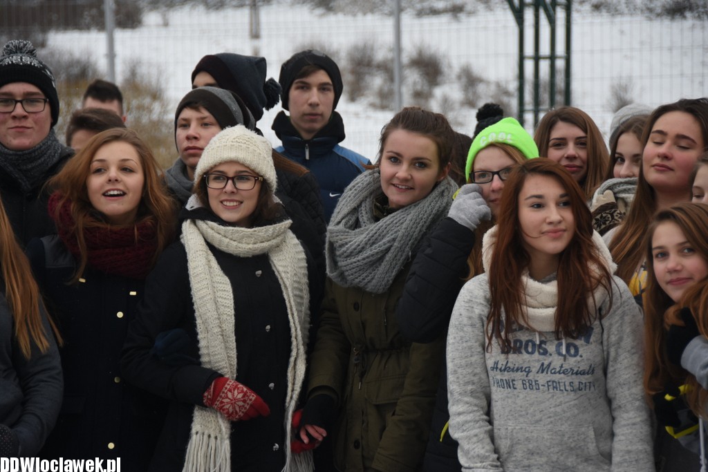 Ferie zimowe na małym lodowisku
