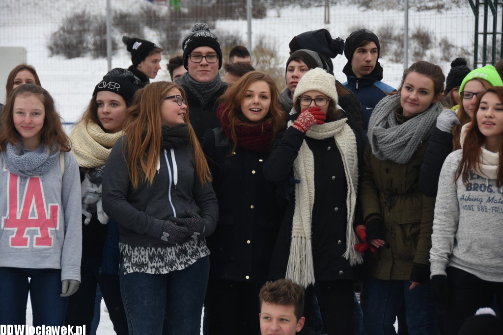 Ferie zimowe na małym lodowisku