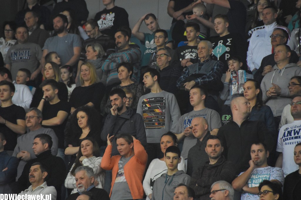 Kibice na meczu Anwil - Stal Ostrów