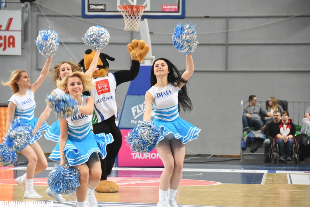 Cheerleaderki Anwilu na meczu ze Stalą