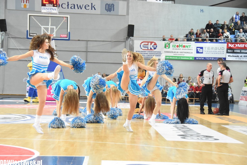 Cheerleaderki Anwilu na meczu ze Stalą