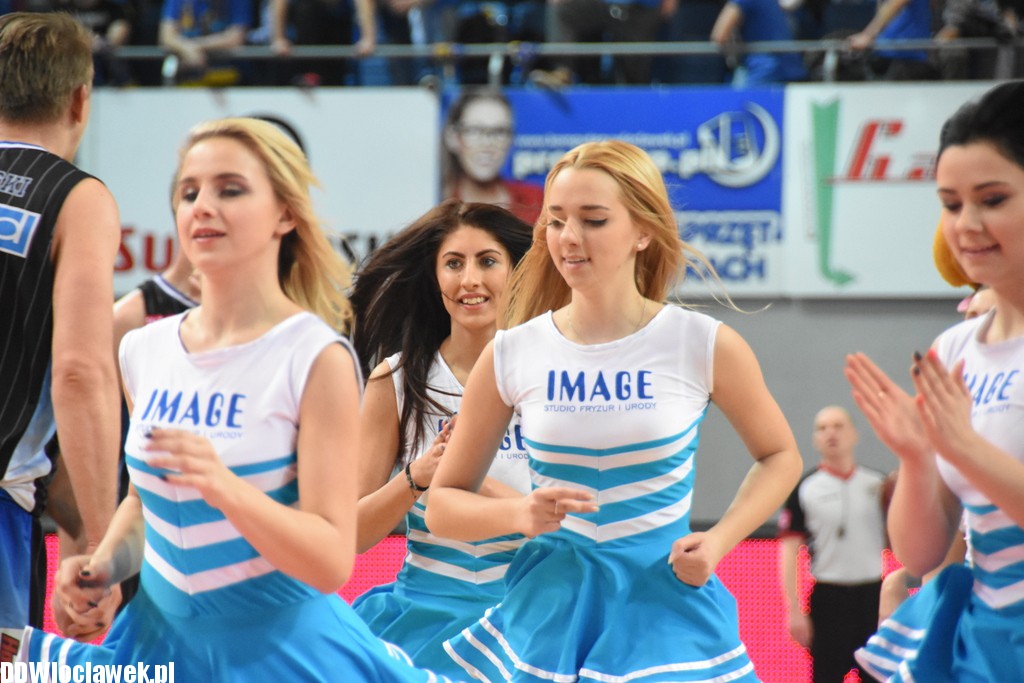Cheerleaderki Anwilu na meczu ze Stalą