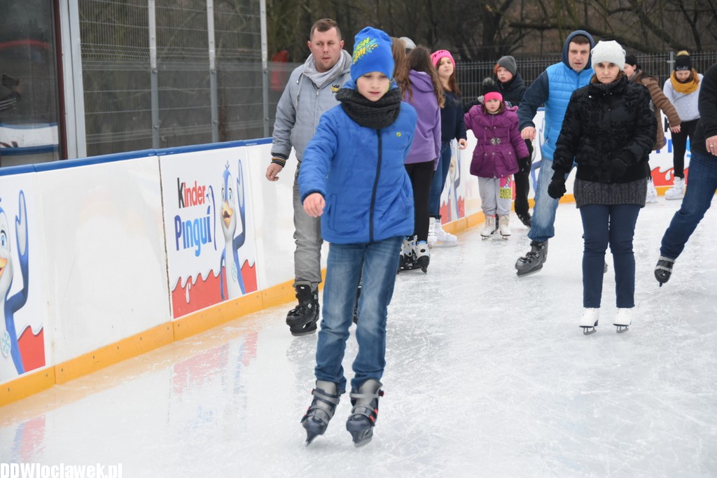 Ferie zimowe na małym lodowisku