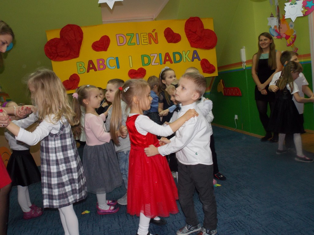 Dzień Babci i Dziadka w Tęczowej Krainie