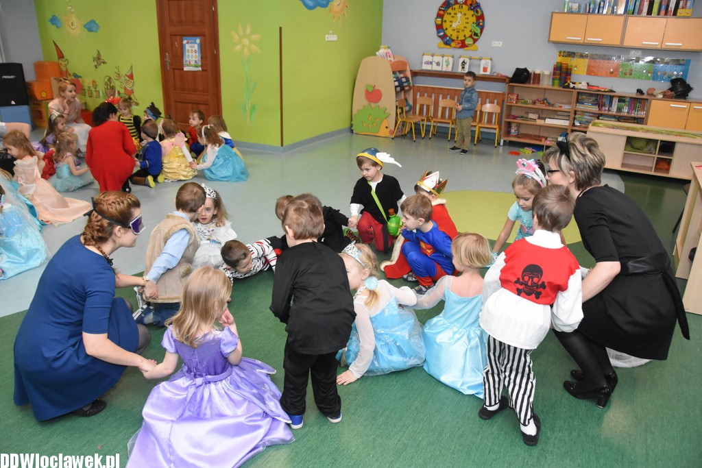 Bal karnawałowy w przedszkolu
