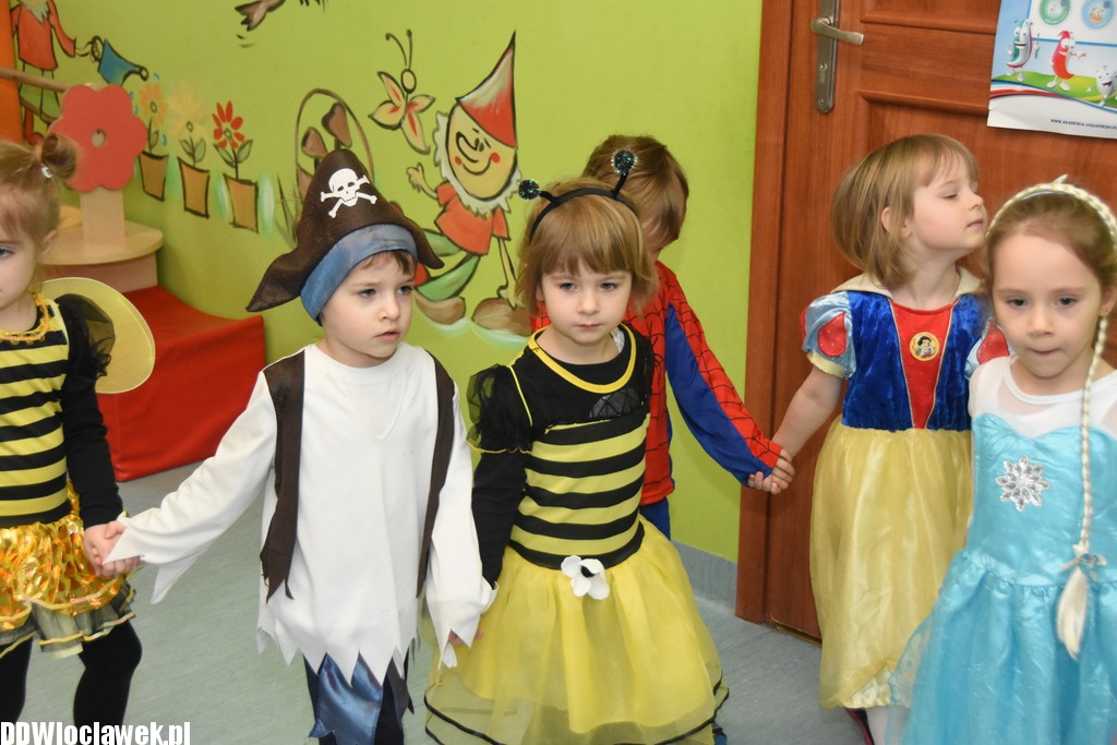 Bal karnawałowy w przedszkolu
