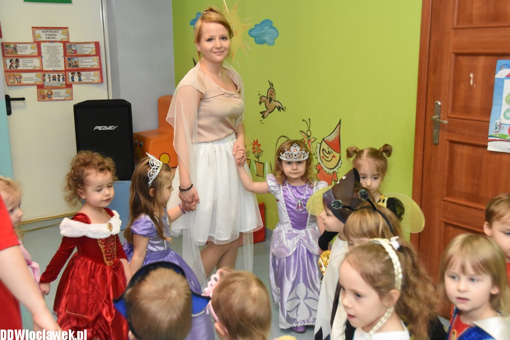 Bal karnawałowy w przedszkolu